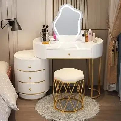 Commode minimaliste italienne style crème, rangement créatif, coiffeuses modernes, esthétique premiu