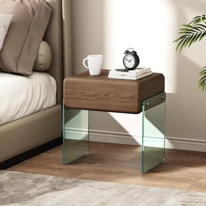 Table de chevet avec tiroir, pieds en verre transparent, Surface en simili cuir, tiroir en bois mass