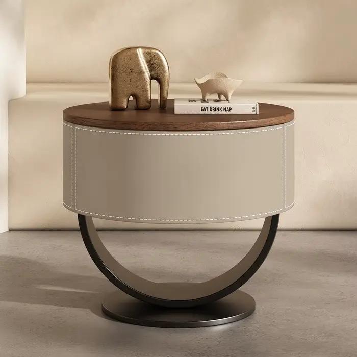 Table de chevet vintage de luxe, style nordique moderne, esthétique tendance, meuble de chambre à co