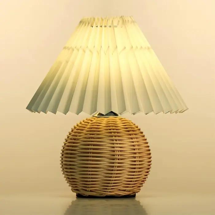 Lampe de Table Vintage en osier avec abat-jour plissé