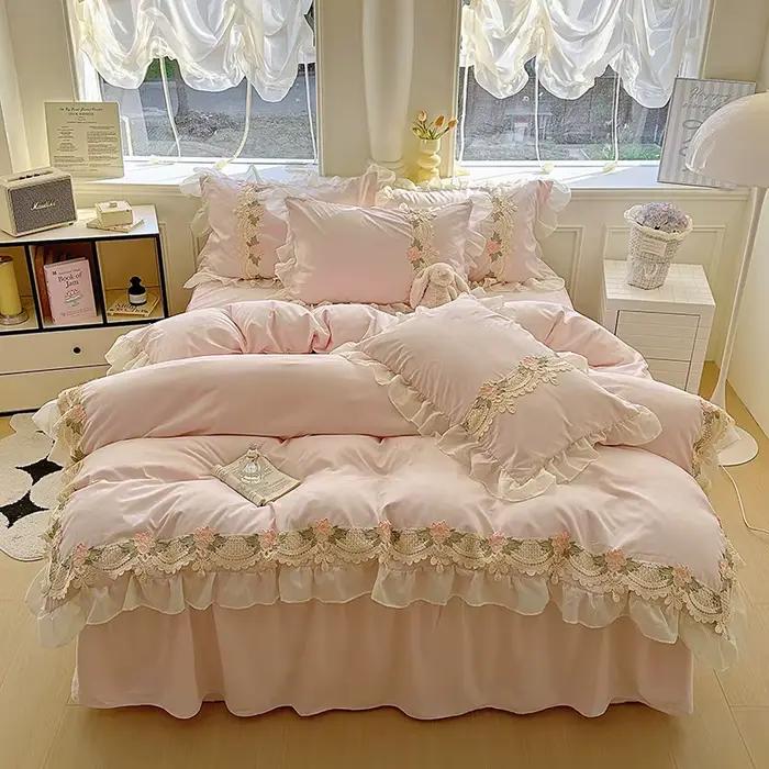 Ensemble de literie en dentelle brodée 4 pièces (housse de couette + drap + taie d'oreiller) Ensemble de couette confortable avec volants, couvre-lit