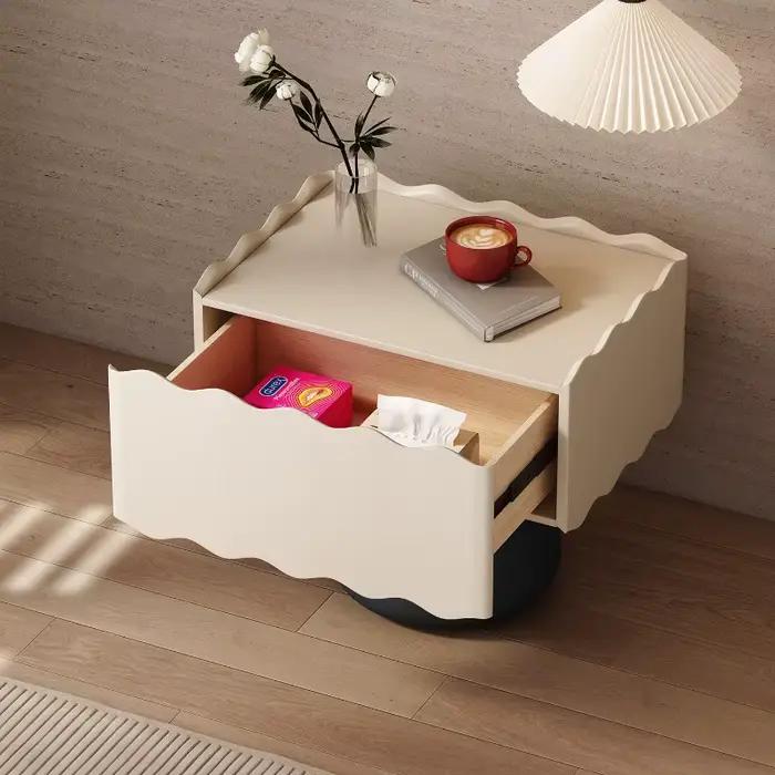 Table De chevet étroite et Simple