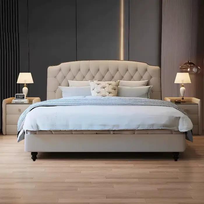 Meubles de maison pour couples : Lit solide de taille Queen