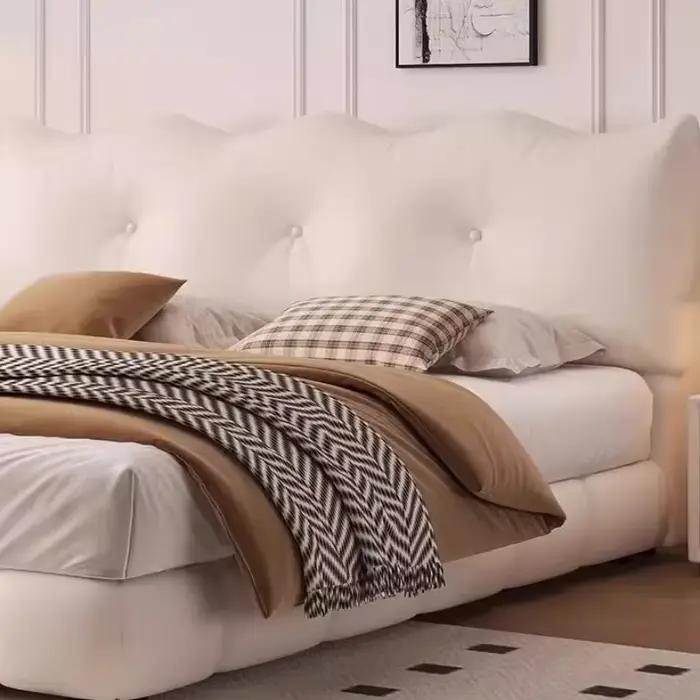 Lits Queen Size avec têtes de lit rembourrées