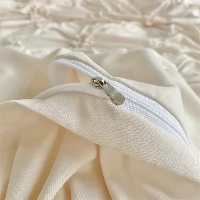 Parure de lit double plissée en trois dimensions avec motifs floraux torsadés