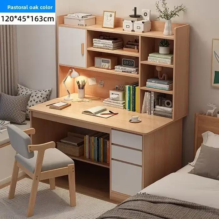 Bureau d'ordinateur moderne et simple pour la maison