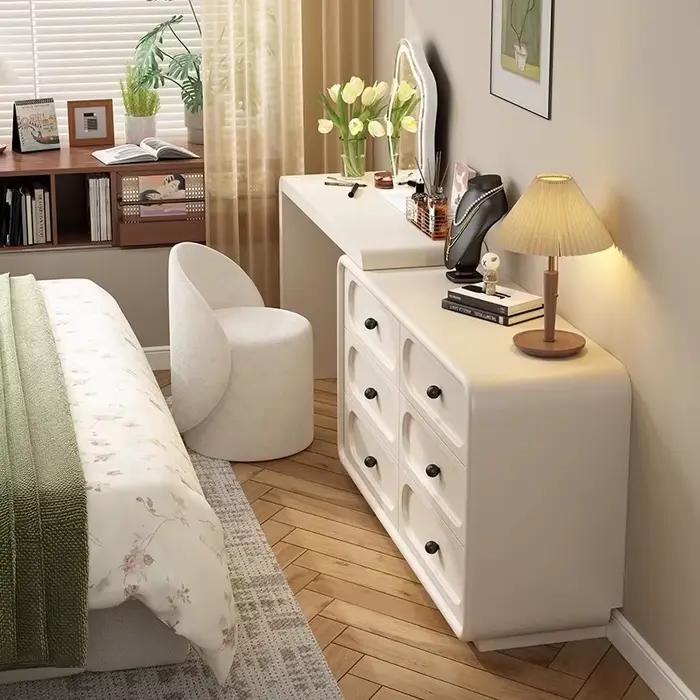 Coiffeuse d'appartement en bois