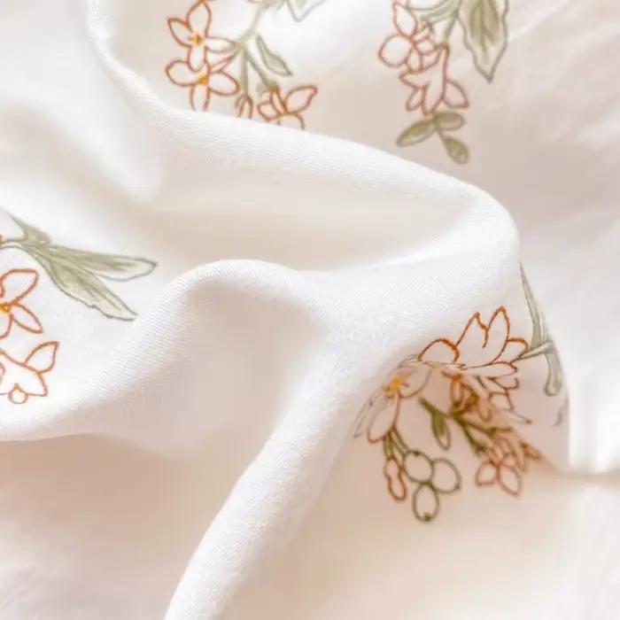 Parure de lit en coton lavé à motif floral