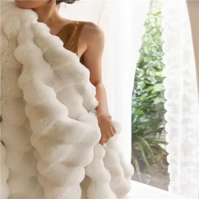 Couverture de Luxe en Fausse Fourrure de Lapin
