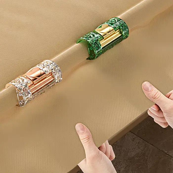 Attache-draps, un clip fixe pour draps qui empêche le glissement et la chute