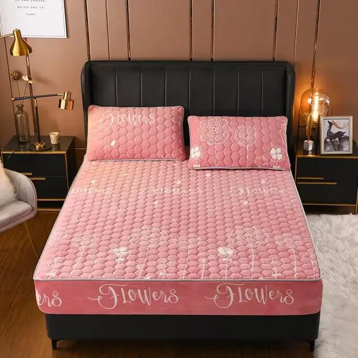 Drap de lit matelassé en velours optique une pièce