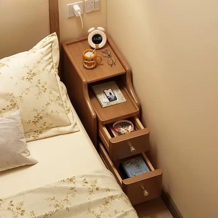 Petite armoire de chevet simple et étroite pour chambre à coucher