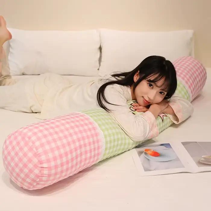 Coussin corporel cylindrique à carreaux pour dormeurs latéraux