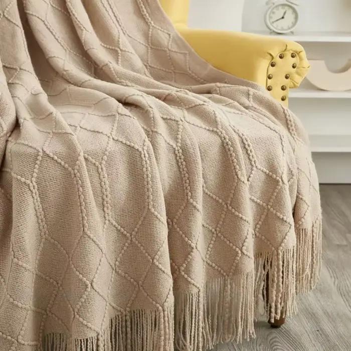 Grande couverture tricotée kaki style nordique avec pompons, douce et confortable, motif écossais au crochet, décorative pour canapé et lit, cadeau d'été
