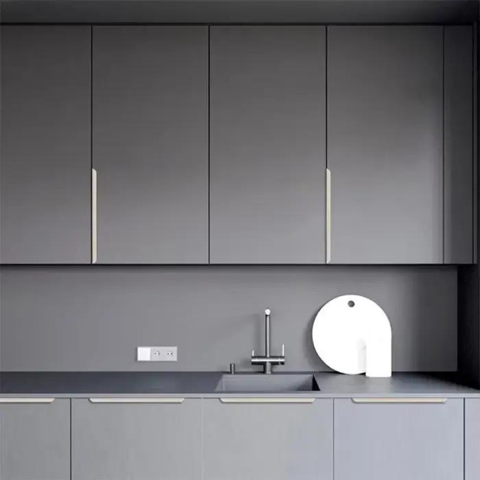 Armoire de garde-robe à poignée cachée