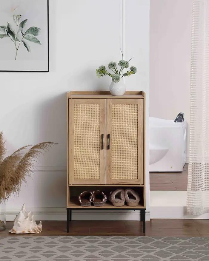 Armoire à chaussures avec portes en rotin