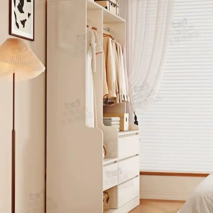 Armoire d'angle ouverte avec tiroirs pour vêtements