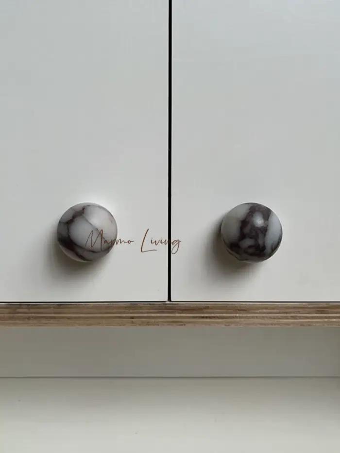 Poignée d'armoire en marbre français