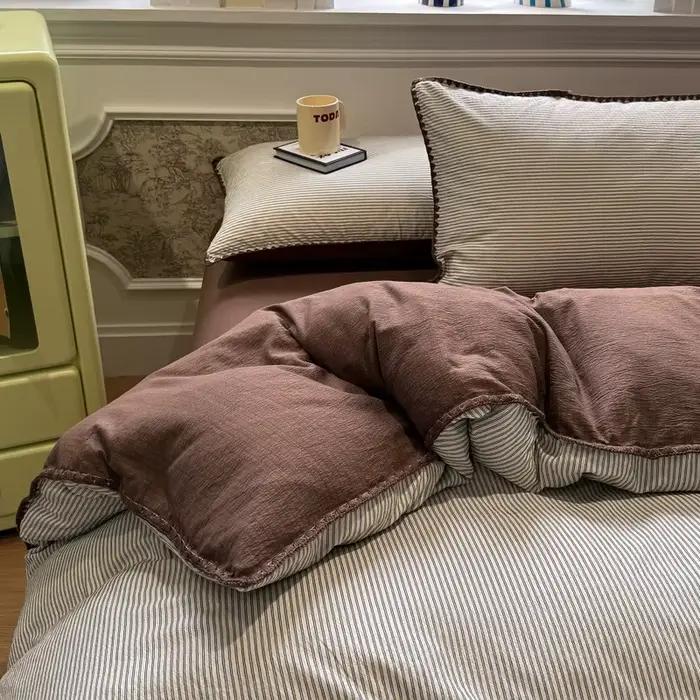 Parure de lit rayée minimaliste moderne, douce et respirante, avec housse de couette, drap plat et taie d'oreiller – Nouvelle collection