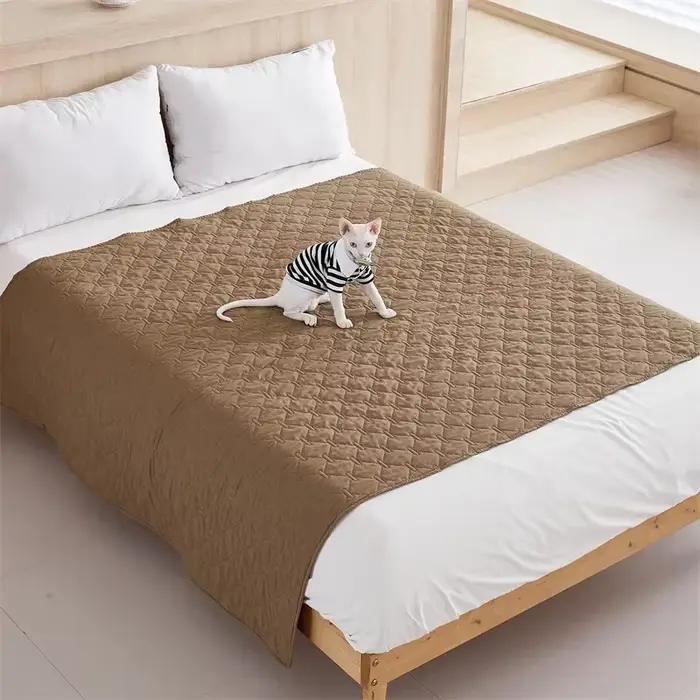 Couvre-lit hydrofuge pour lit king size