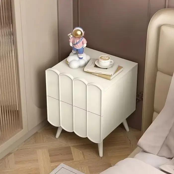 Table De nuit blanche à la mode
