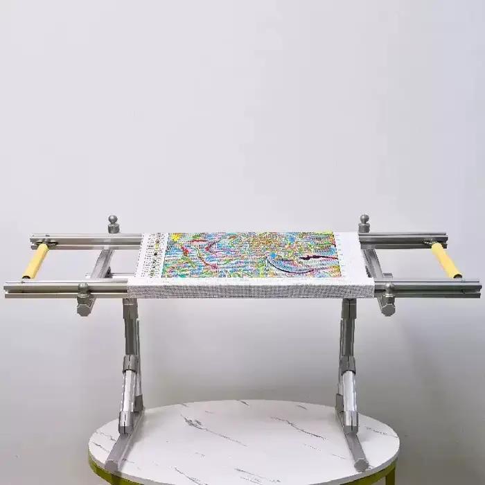 Lit et bureau deux-en-un avec cadre renforcé à points croisés, cadre réglable renforcé en alliage d'aluminium avec verrouillage de type Android.