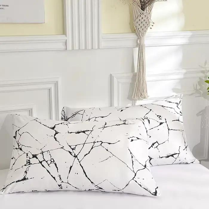 Parure de lit noire et blanche pour lit double