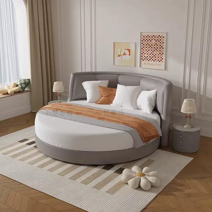 Lit double rembourré, tables de chevet japonais uniques