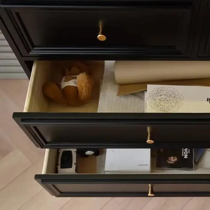 Armoire de rangement nordique élégante