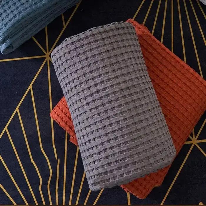 Couverture en coton gaufré à carreaux pour lit simple