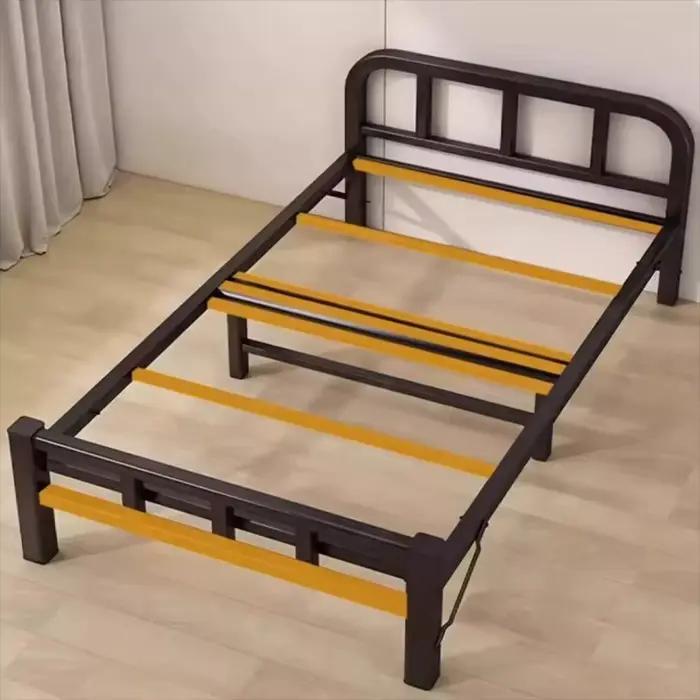 Lit pliant sur le sol, matelas abordable