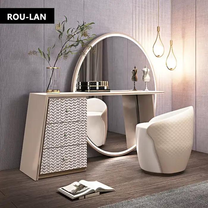 Coiffeuse italienne de luxe légère