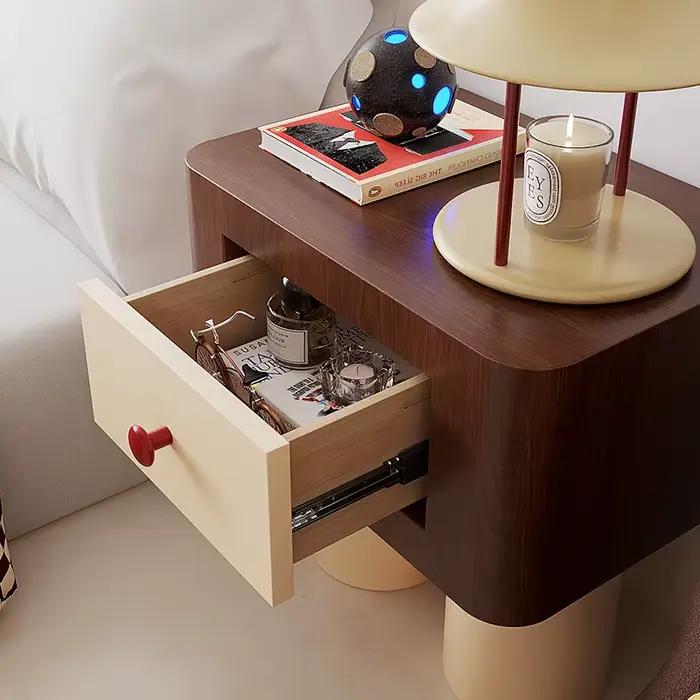 Chambre petite Table de chevet ronde qualité délicatesse