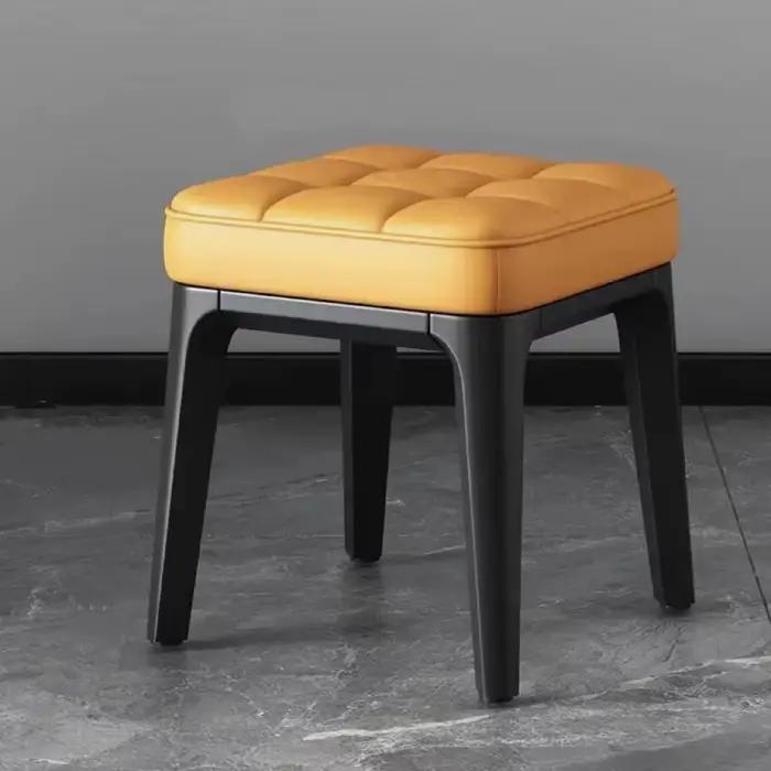 Tabouret bas épais, Table basse