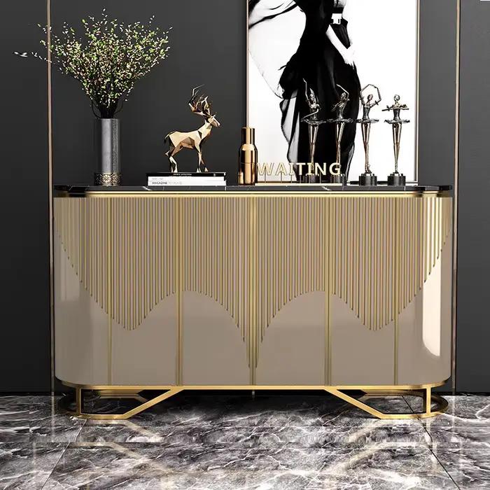 Armoires de salon de luxe étroites or classique français