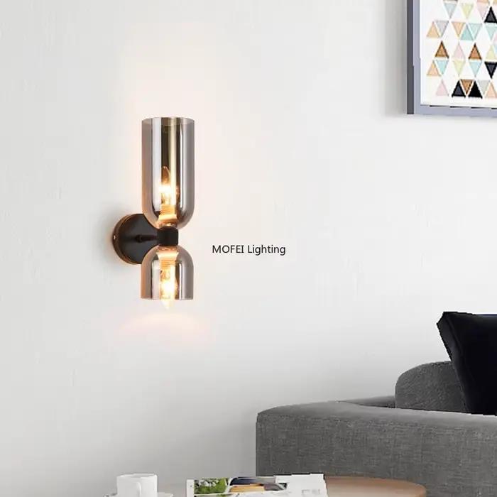 Applique murale de chevet de luxe postmoderne avec abat-jour en verre, éclairage artistique minimaliste moderne pour couloir et escalier