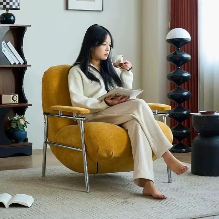 Fauteuil de chambre pour adultes, fauteuil individuel confortable et relaxant pour salon, fauteuil de maquillage jaune, fauteuils de salon, mobilier moderne du milieu du siècle