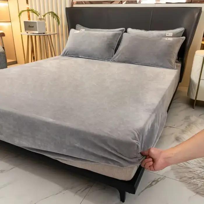 Drap-housse en velours doux avec bandes élastiques