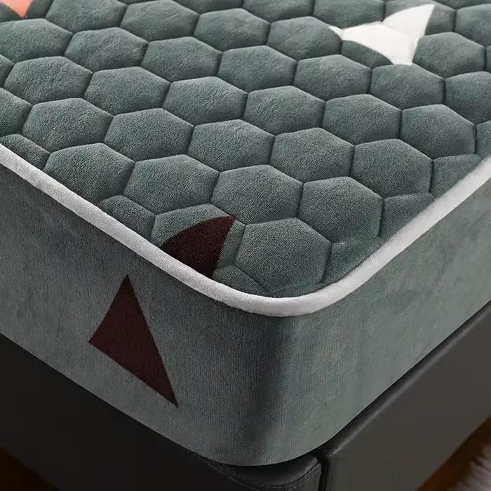 Drap de lit matelassé en velours optique une pièce