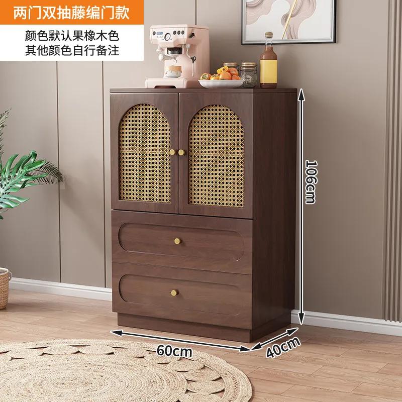 Meubles de rangement tendance pour salon : Armoire de présentation vintage au design esthétique haut