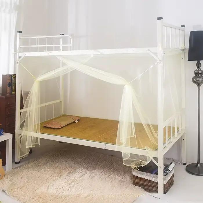 Rideau de lit en canopée