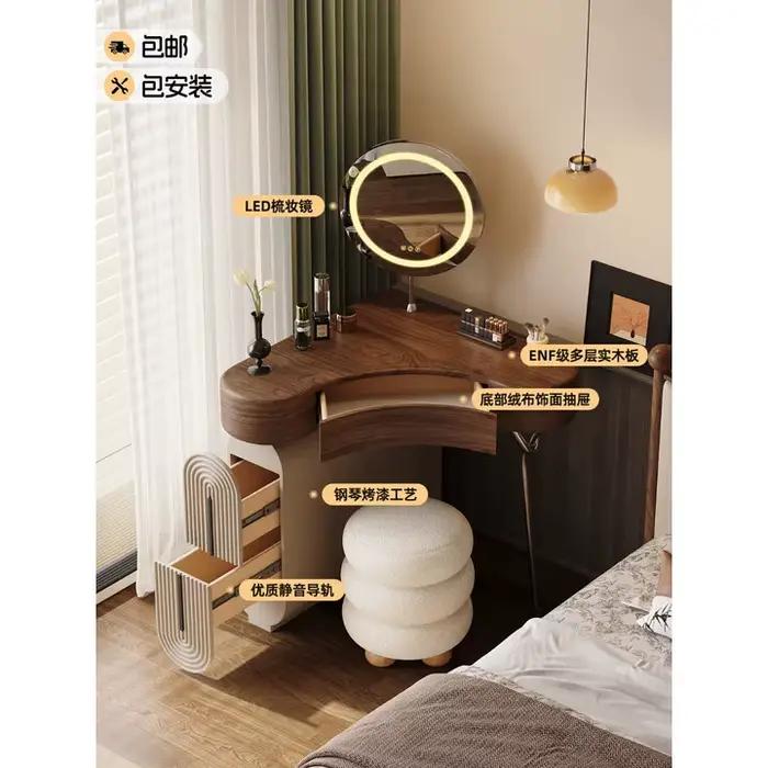 Commode en bois massif