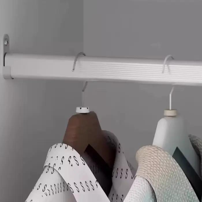 Armoire de chambre à coucher avec système de rangement coulissant